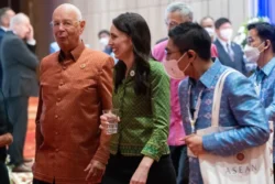 Klaus Schwab Jacinda Ardern 1 250x167